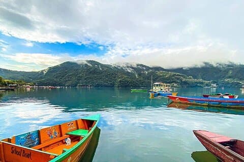 Privat halvdagsturs höjdpunkter i Pokhara med bil