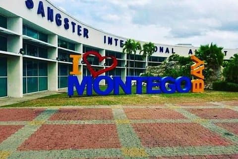 Moon Palace Jamaica Private Airport Transfer