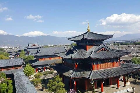 Excursión privada de un día a Lijiang y al casco antiguo de Shuhe desde Kunming en tren bala
