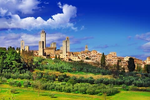 Volterra und San Gimignano mit Bocelli's Theatre Private Tour von Pisa