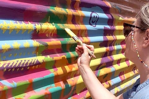 Pintura mural com um agente de mudanças