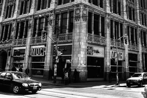 Queen Street West: un tour audio che esplora la strada più cool di Toronto