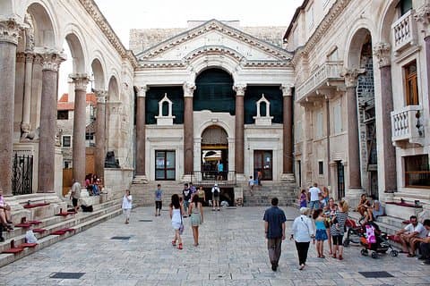 A Journalist's Guide to Split: A GPS Audio Tour