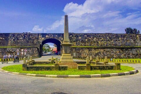Ancient Dutch Fort Tour and River Safari from Galle
