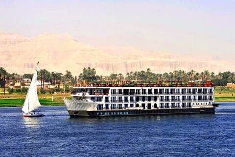 4-tägige Kreuzfahrt von Luxor nach Assuan mit Heißluftballon und Besichtigungen