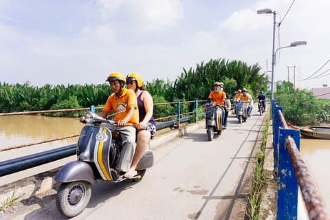 Ein Blick auf den Mekong von Vespa aus Ho-Chi-Minh-Stadt