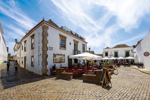 Tour privado a pie por Faro con guía profesional