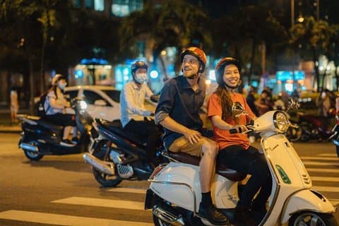 Ho Chi Minh Nightlife mit dem Roller