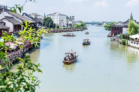 Zhujiajiao Ancient Water Town Private Tour and Maglev Train Experience