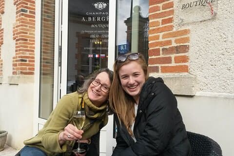 Excursión privada de un día a Champaña desde París con un local