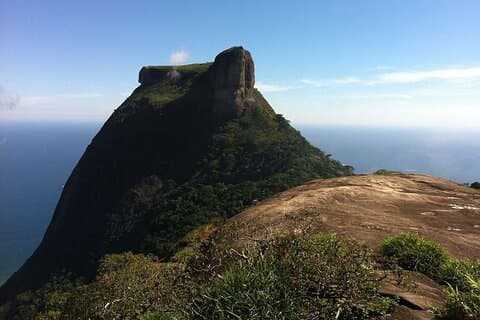Visita guiada a pie por el sendero Pedra da Gávea