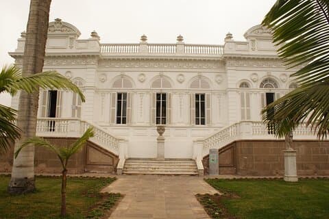 Halvdagstur i det moderne Lima og Pedro de Osma Museum