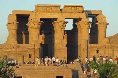 Un'escursione privata in pullman per visitare i templi di Kom Ombo e Edfu