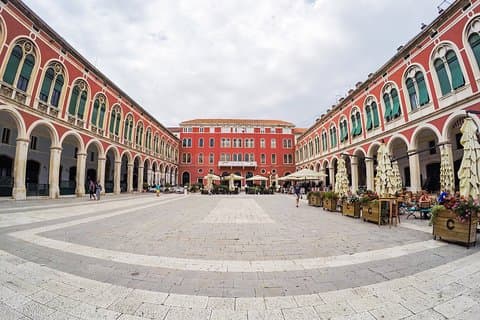 City break Split | deluxe hotel category