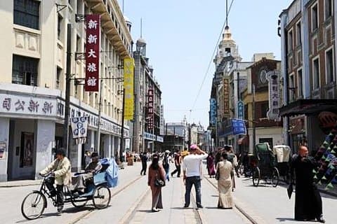 Private Transfer Between Shanghai City and Chedun Film Park