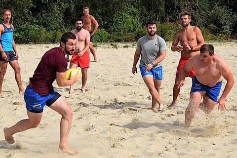 Juega Touch Rugby con un Fundador del Youth Club w / Kids