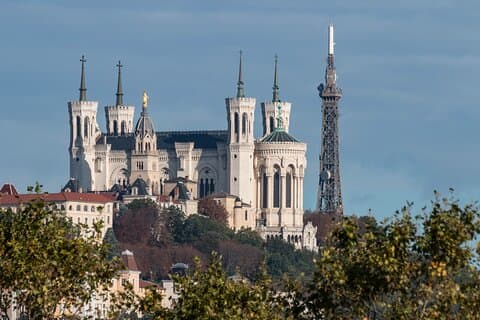 Private 4-hour City Tour of Lyon with driver, guide and Hotel pick-up