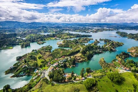 Visitez Guatape et El Peñol près de Medellin