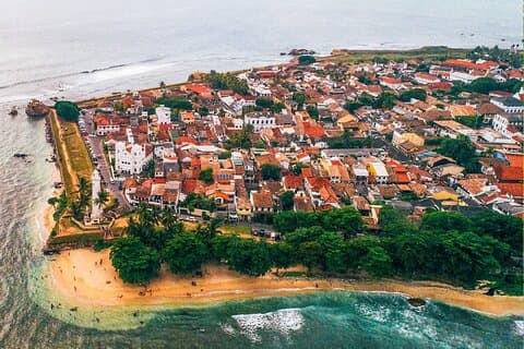 Scenic Galle mit dem Flugzeug vom Flughafen Koggala (KCT)
