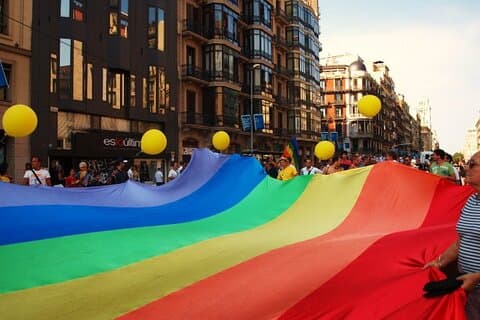 Pride Side (LGBTQ) van Madrid tijdens een privétour met een local