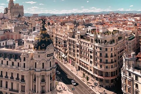 Zwischenstopp in Madrid eine private Tour mit einem Einheimischen: Beste Highlights von Madrid