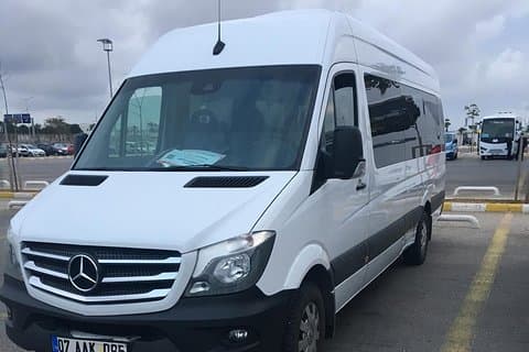 Trasferimenti privati tra l'aeroporto di Antalya - Alanya Town e Mahmutlar Resorts
