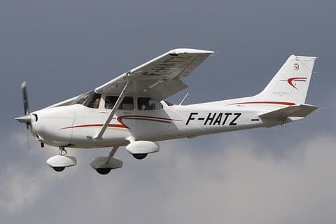 Trasferimento in aereo tra l'aeroporto di Colombo (CMB) e la base aerea di Sigiriya (GIU)