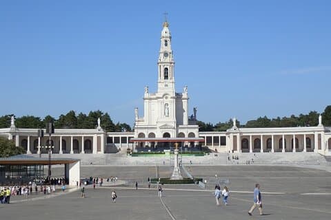 Fátima Private Walking Tour with a Professional Guide