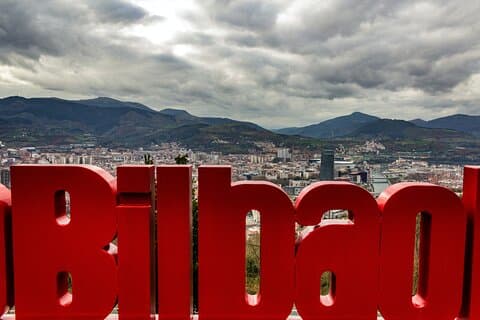 Esplora Bilbao in 60 minuti con un locale