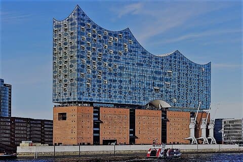 Explorez l'Elbphilharmonie de Hambourg de manière ludique - moderne et individuelle