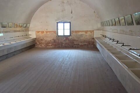 Excursion privée d'une journée au camp de concentration de Terezín au départ de Prague avec un local