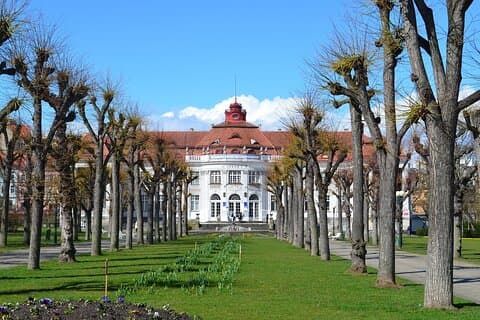 Turistiske høydepunkter i Karlovy Vary på en privat halvdagstur med en lokal