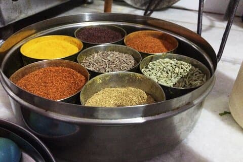 Privat vegetarisk Rajasthani-middag i ett centralt Jaipur-hem