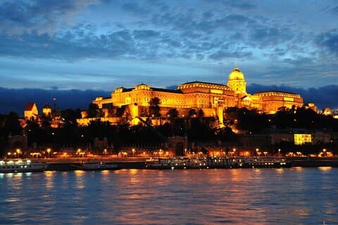 Balkans castles tour. 17 castles & fortresses in Hungary, Croatia and Bosnia.