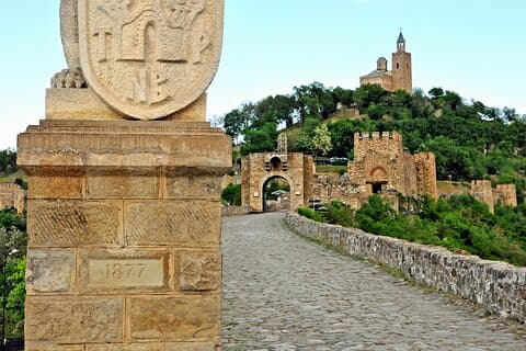 Bulgaria en un día: Veliko Tarnovo, cueva Bacho Kiro y monasterio Dryanovo