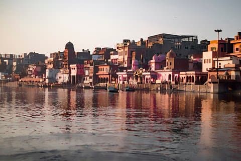 Best of Mathura & Vrindavan (Guided Halfday Sightseeing Tour by Car)