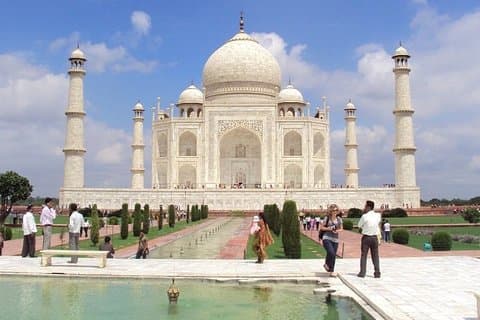 車でデリーからタージマハル、アグラ城塞、ベイビータージへのオールインクルーシブ日帰り旅行