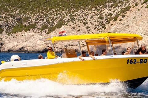 Private boat transfer Split/ Split airport - Bol