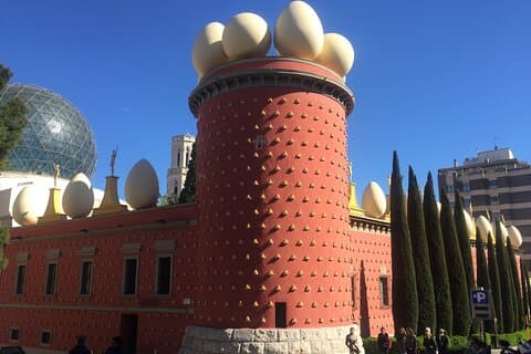 往復送迎：フィゲラスのダリ美術館（昼食付き）（オプション）