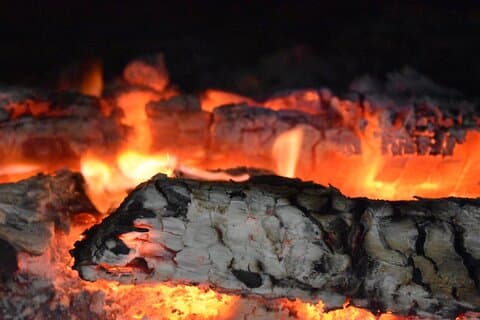 Cocinar Braai (BBQ) con un Changemaker