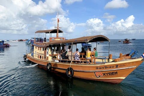 Premium snorkeltur til Koh Tao-buktene ombord på Oxygen