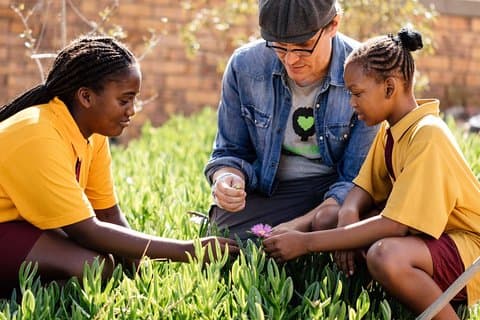 Green a Township School / NGO: Pflanzen Sie Bäume und Grün