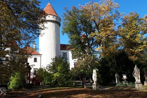 プラハからのKonopiste Castle Private Tour