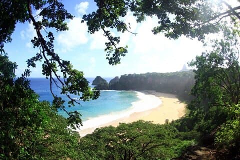 Shared Shuttle between Fernando de Noronha Airport and Hotels