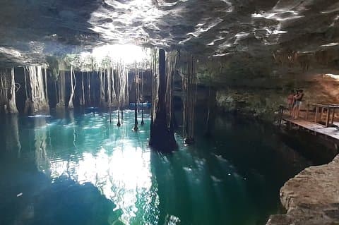 Passeio privado em Cenote-Cavalo e autêntica comida maia