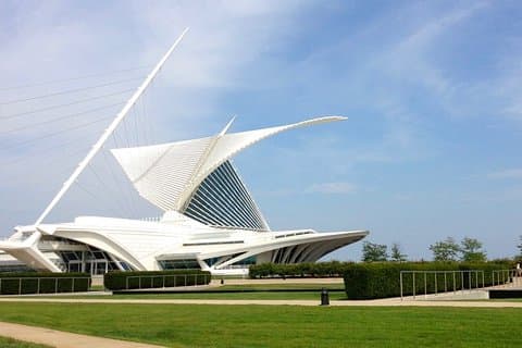 Self-Guided Scavenger Hunt: Milwaukee A Splash of Color
