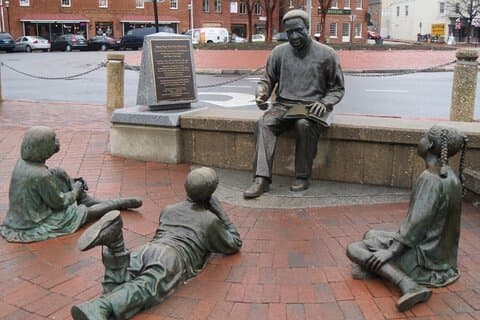 Awesome Scavenger Hunt: Annapolis Red Bricks & Blue Views