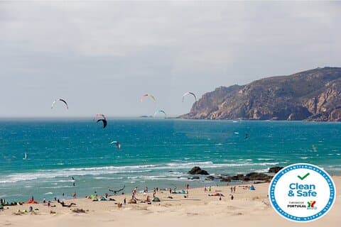 Private transfer: Lisbon Airport to Sintra,Cascais and Estoril