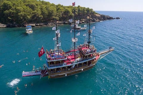 Excursão de barco para Manavgat saindo de Sida