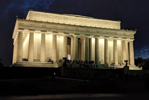 Abendliche Stadtrundfahrt in kleiner Gruppe durch Washington DC